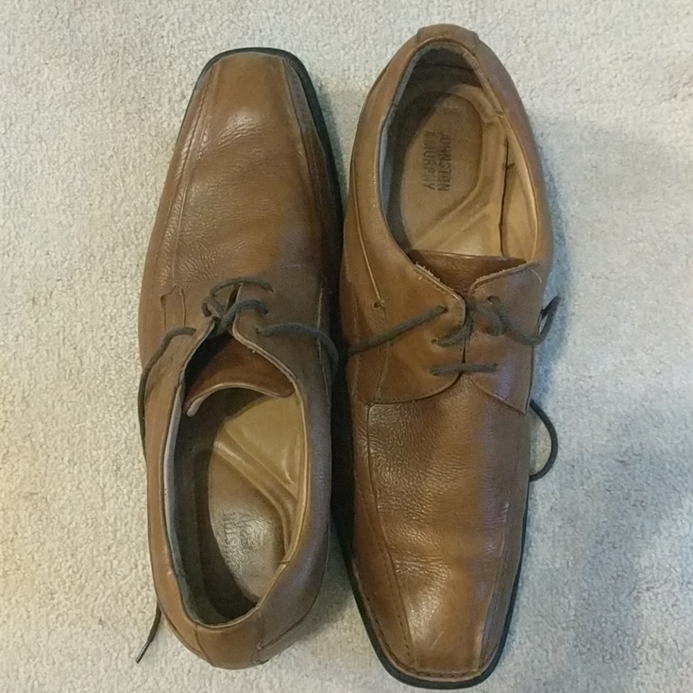 Johnston & Murphy men's leather shoe